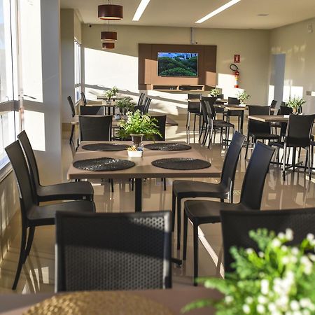 גורופי Hotel D'Leon מראה חיצוני תמונה