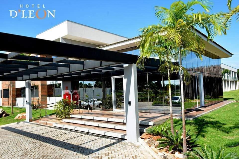 גורופי Hotel D'Leon מראה חיצוני תמונה